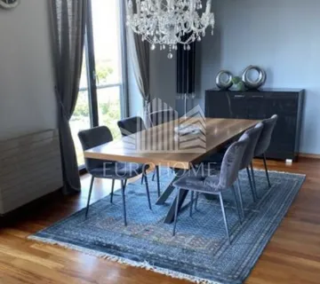 Luksuzan stan 196m2, 2 etaže + PARKING - cover