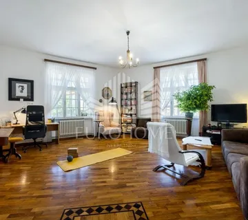 OSIJEK, Gornji grad, secesijska arhitektura, visoki stropovi, trosoban stan za prodaju, 125 m²
