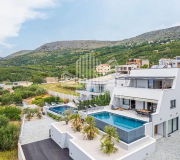 SPLIT, PODSTRANA, urbana Villa s bazenom,  pogled na more - cover