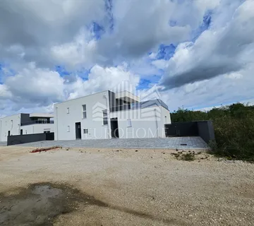 Privlaka,Sabunike,3S penthause +2PM,odmah useljivo - cover