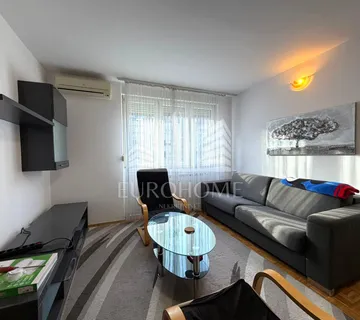 Namješten stan na Knežiji sa odvojenom spavaćom sobom, 40m2 - cover