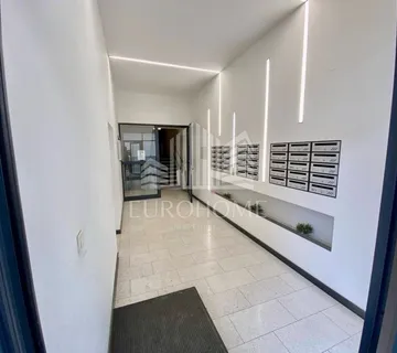 Dvosoban stan 49 m² – Savica, novija zgrada + parkirno mjesto - cover