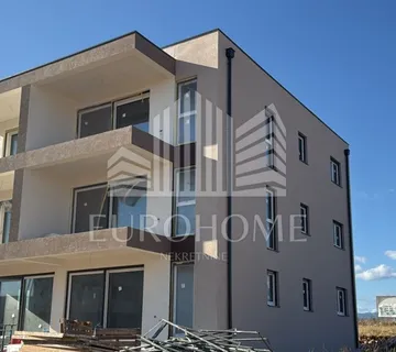POVLJANA- Dvosoban apartman na 1.katu, Pogled - cover