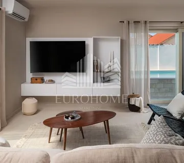 Zadar, Nin, Villa prvi red do mora, 320m2