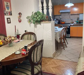 ODLIČNA CIJENA! Kuća s vrtom i terasom – blizina Zagreba - Mraclin, Velika Gorica