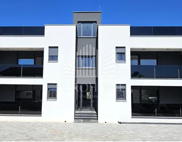 ZADAR-VIR VRHUNSKI APARTMAN U UVALI JADRO - cover
