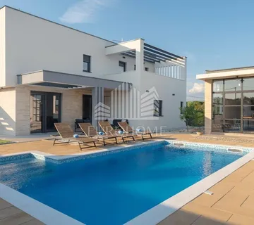 PRILIKA! Villa, Crno, Zadar - cover