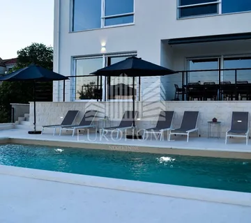 ZADAR, VILLA SA BAZENOM, dugoročni najam, od 1. rujna 2026. - Vrana, Pakoštane