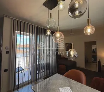 POLUOTOK, Stan u centru za dugoročan najam, 40m2 - Zadar