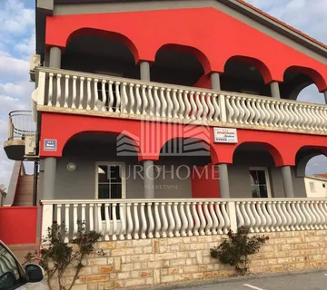 VIR, uređena kuća sa 6 apartmana, 390m2
