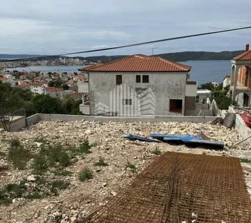 ČIOVO, Građevinsko zemljište (451m2)sa građevinskom dozvolom za villu, Trogir - Žedno, Trogir