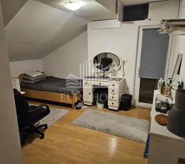Stan u etažiranoj kući s 3 stana 100 m2, Ivanja Reka - Ivanja Reka, Zagreb