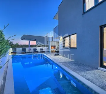 Split, Strožanac, Villa u privatnom elitnom kompleksu, bazen, garaža, 350m2 - Podstrana - Strožanac Donji, Podstrana