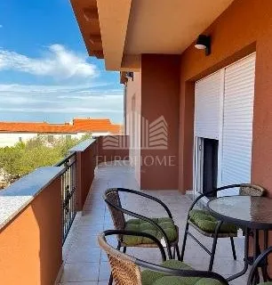 ZADAR, Trosoban stan za dugoročan najam, 93m2