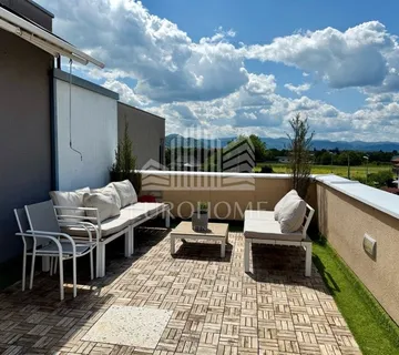 Luksuzni četverosobni penthouse, Orešje,2955€/m2 - cover