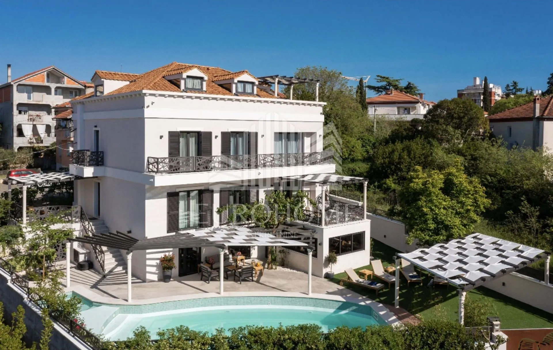 BORIK, SFINGA, Dvosoban stan u villi za dugoročan najam, 50m od mora - cover