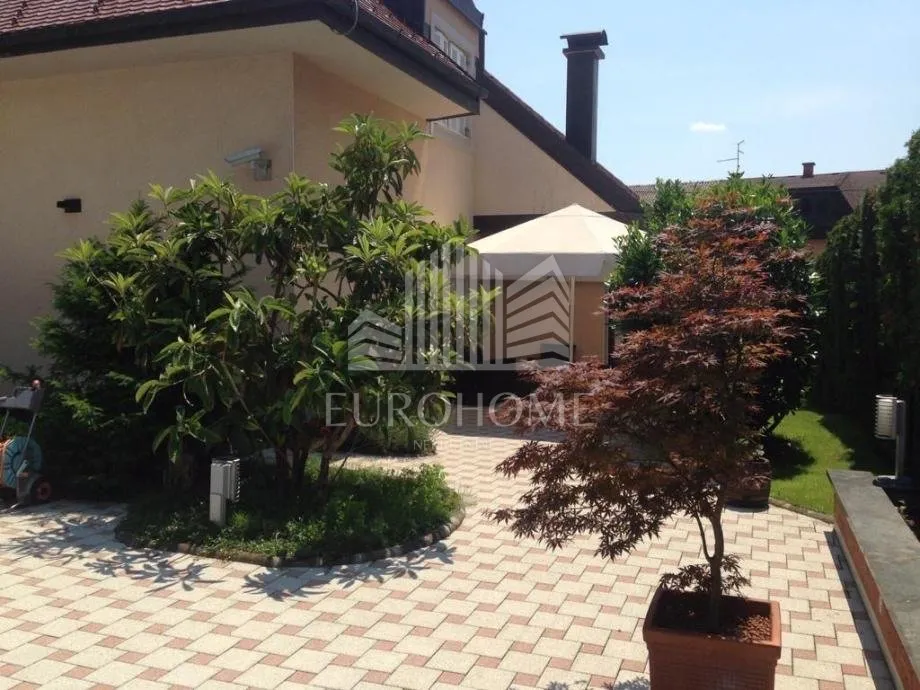 ATRAKTIVNA KUĆA S BAZENOM, REMETE, JAZBINA,  - cover