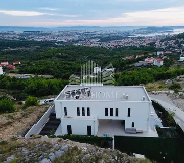 SPLIT, MODERNA VILLA, Panoramski pogled, 223m2 - cover