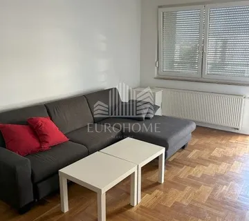 Prostran četverosoban stan na Španskom 90 m2 - cover