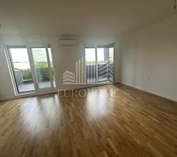 NAJAM-NOVO Trosoban stan 80,12+dvije loggie+ GARAŽA 16m2 - cover