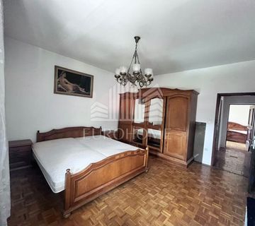 Prostran stan 174m2, 1437€/m2 - Fraterščica - za adaptaciju - cover