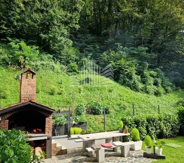 Etažirani stan s dodatnim prostorom, vrtom i parkingom – Črnomerec - cover