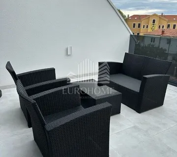 BIOGRAD NA MORU, DVOSOBAN STAN ZA DUGOROAČAN NAJAM - cover