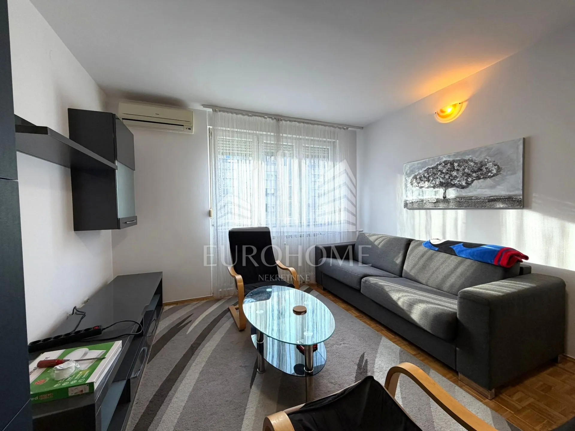 Namješten stan na Knežiji sa odvojenom spavaćom sobom, 40m2 - cover