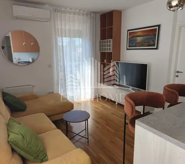 PRVI NAJAM 3-sobni stan 49 m², novogradnja, balkon i parking - cover