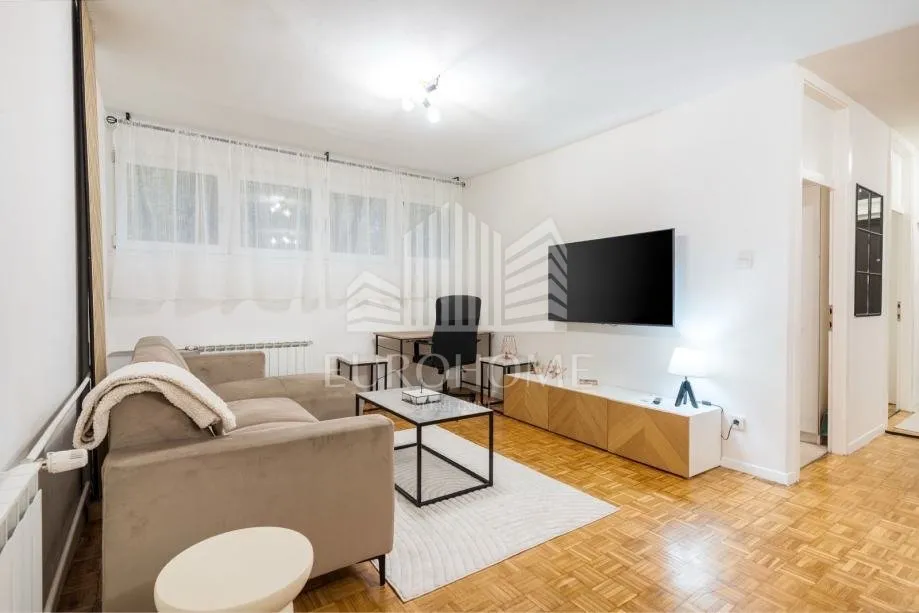 Moderno uređen trosoban stan u Sopotu, 52m2 - cover