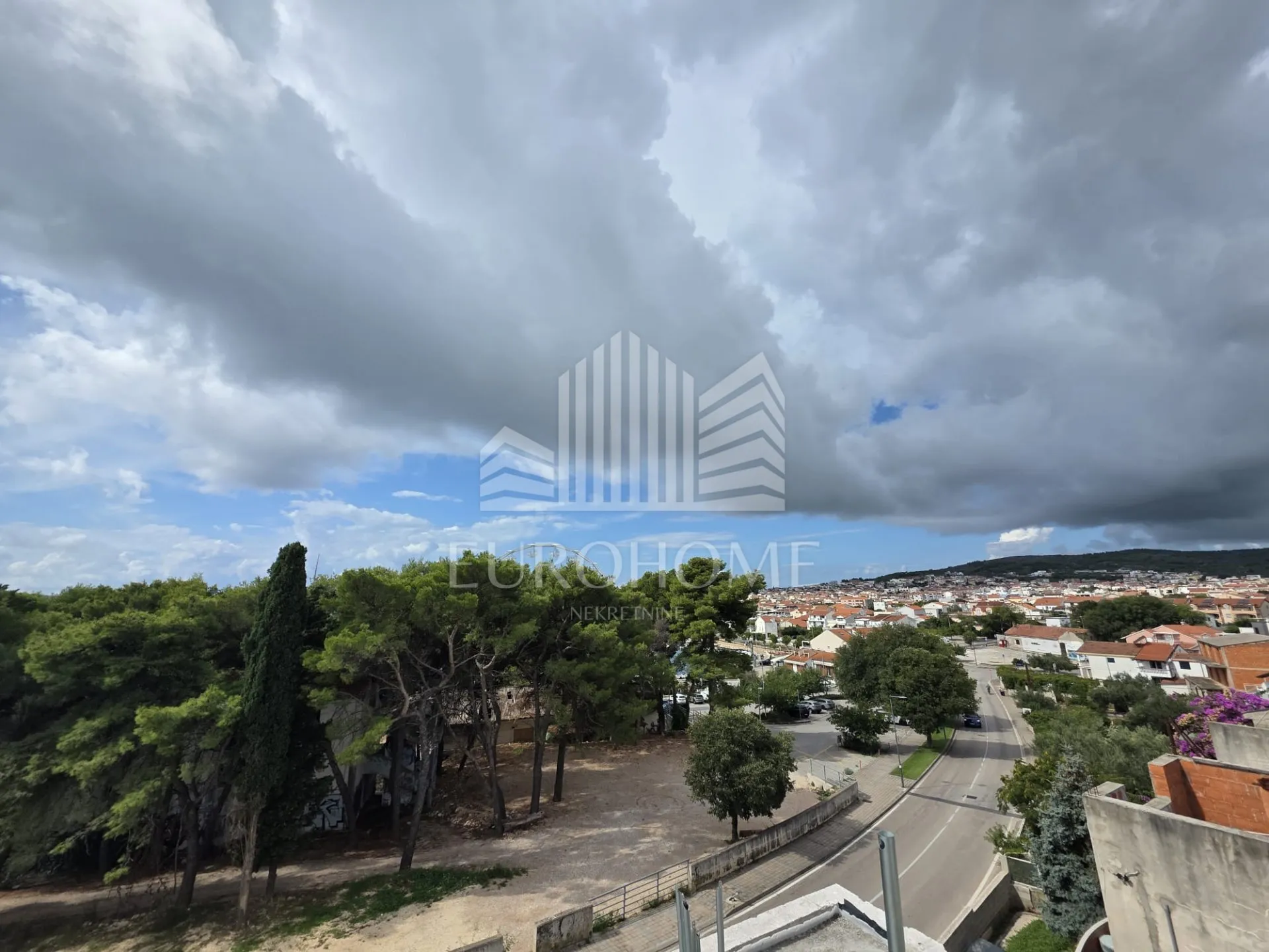 VODICE, Luksuzni stan uz plažu S2, TOP LOKACIJA, garaža, 121.61m2 - cover