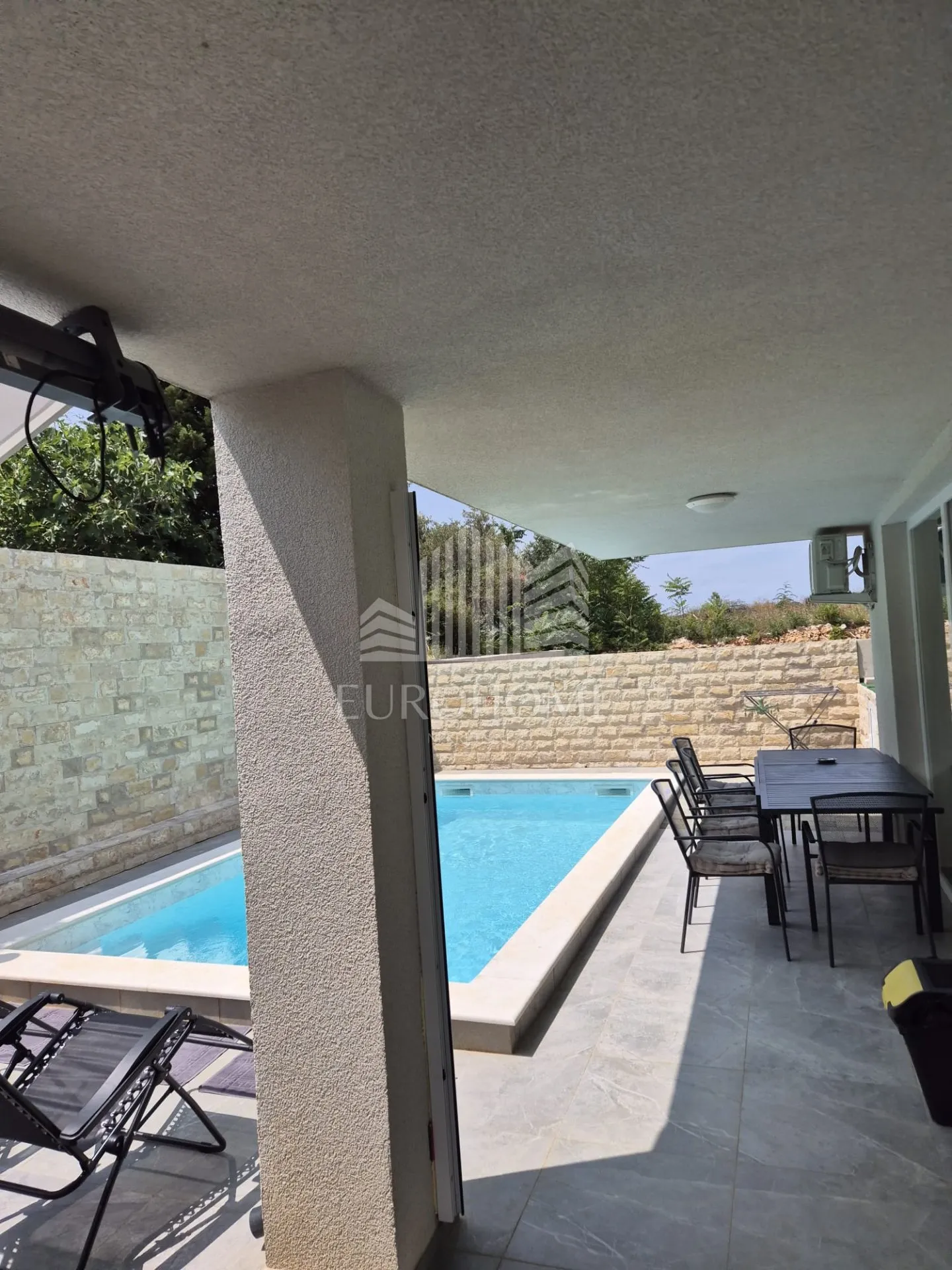 Gajac, Škuncini stani, apartman s bazenom, odmah useljivo! - cover