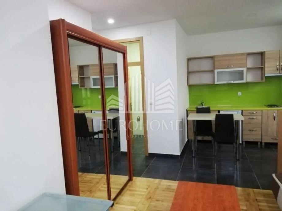 Novi stan. garsonijera, 30m2 za najam,Knežija - cover