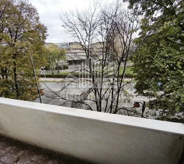 Savska, četverosoban stan s terasom i balkonom, 90 m2 - cover