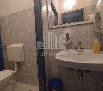 ZADAR PRODAJE SE UHODANA MEDICINSKA ORDINACIJA - cover