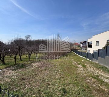 Zemljište u građevinskoj zoni 849m2 - Kraljevečki Novaki - - cover