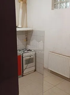 Trosobni stan s parkirnim mjestom – Kustošija, blagi suteren - cover