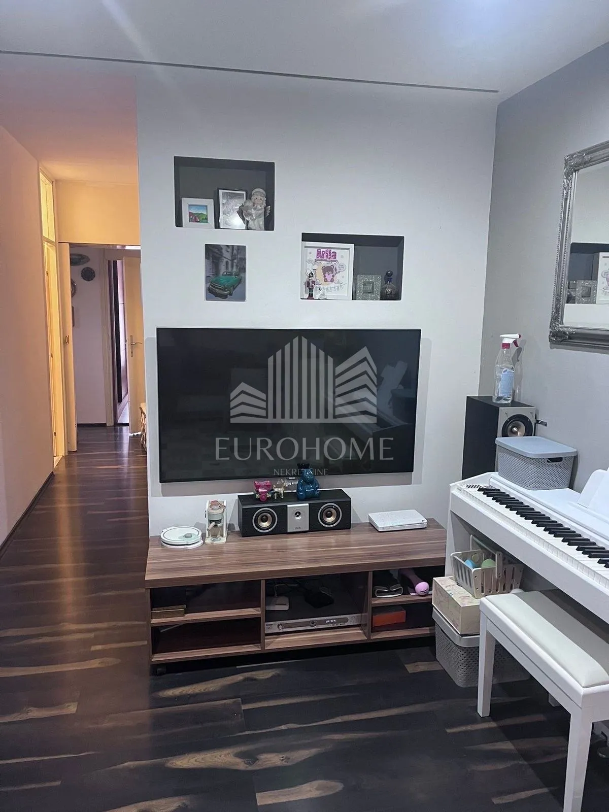 Odlična prilika – 4-sobni stan u centru Velike Gorice s terasom - cover