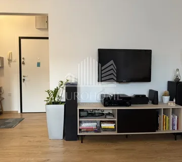 Moderno namješten 2s stan 58m2 na odličnoj lokaciji - Rudeš - - cover