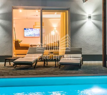 SUKOŠAN- Debeljak, Villa with pool, 4suite rooms - cover
