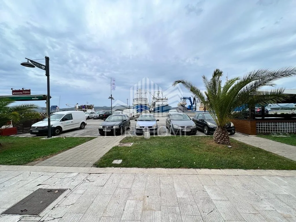 Biograd na moru, uz more, najam poslovnog prostora  94m2 - cover