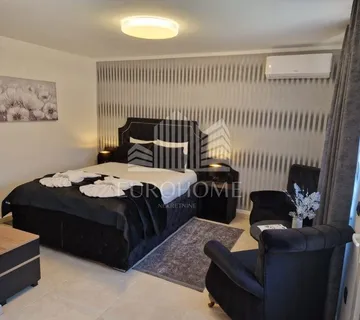 Kuća s 4 ekskluzivna apartmana – Investicija 1.828 €/m2 - cover