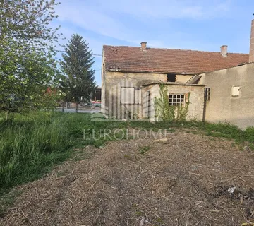 Prodaje se zemljište 1,510m2 sa kućom za rušenje - Odra - - Hrašće Turopoljsko, Zagreb