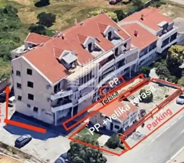Prilika za investitore!Restoran+400m2 terase  s pogledom na more! - cover