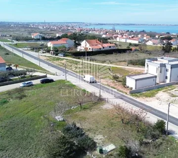 Vrsi,građevinsko zemljište 398m2