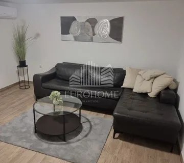 Uređen i namješten stan 65m2 –2307€/m2 - cover