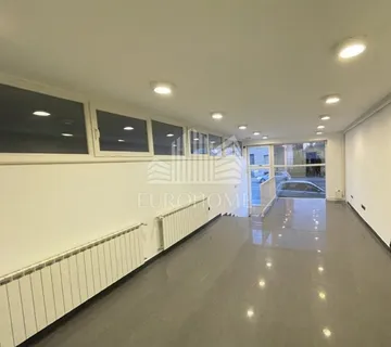 Črnomerec, poslovni prostor u prizemlju, 56.62 m2 s parkirnim mjestom - Zagreb