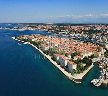 ZADAR- CRNO- PRILIKA- Kuća u novogradnji s bazenom - Crno, Zadar