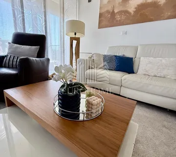 ZADAR, MOCIRE, Trosoban stan za dugoročan najam - cover