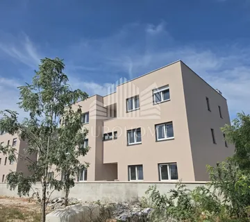 Zaton, 1. Kat. Povoljna Cijena, Odlična Prilika - Zaton, Nin